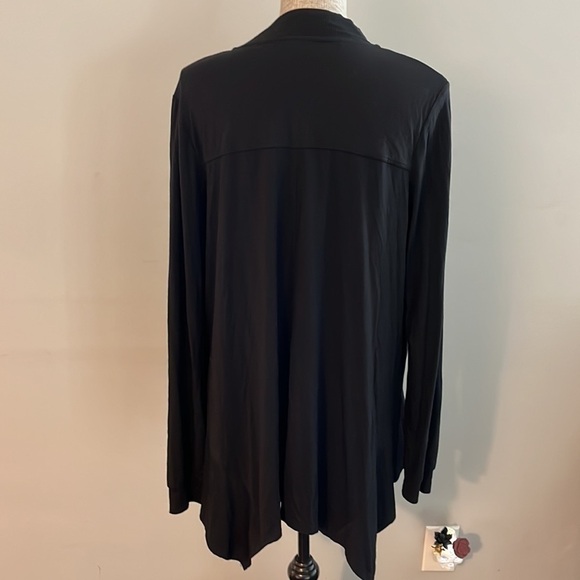 LOGO Lounge Lori Goldstein size Medium shark hem jacket in black. - Picture 6 of 9